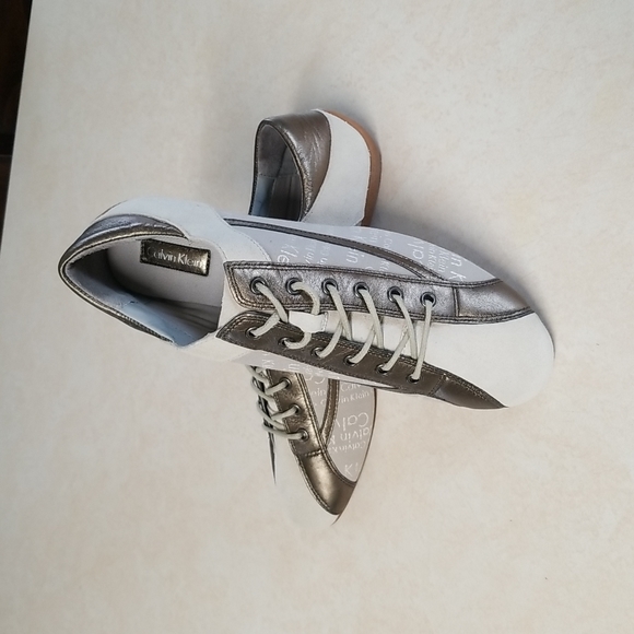 NEW Women's Calvin Klein Reese Logo Sneakers Size 9 - Picture 9 of 12